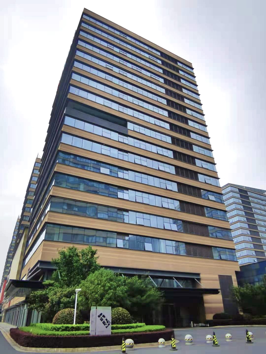 Nanchang M.decore Trading Co., Ltd. Perfume