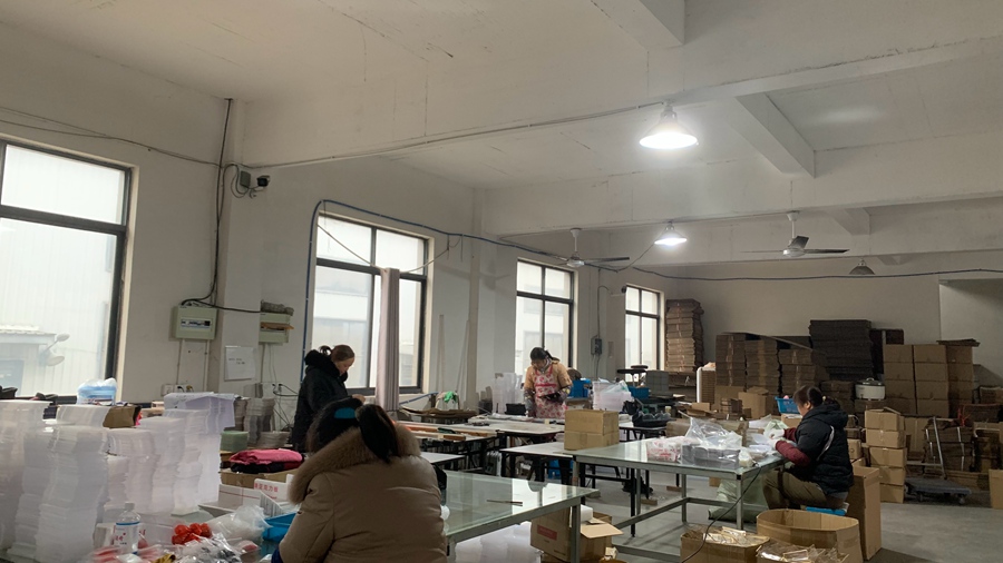 Danyang Xinquan Plastic Products Co., Ltd. factory image 5