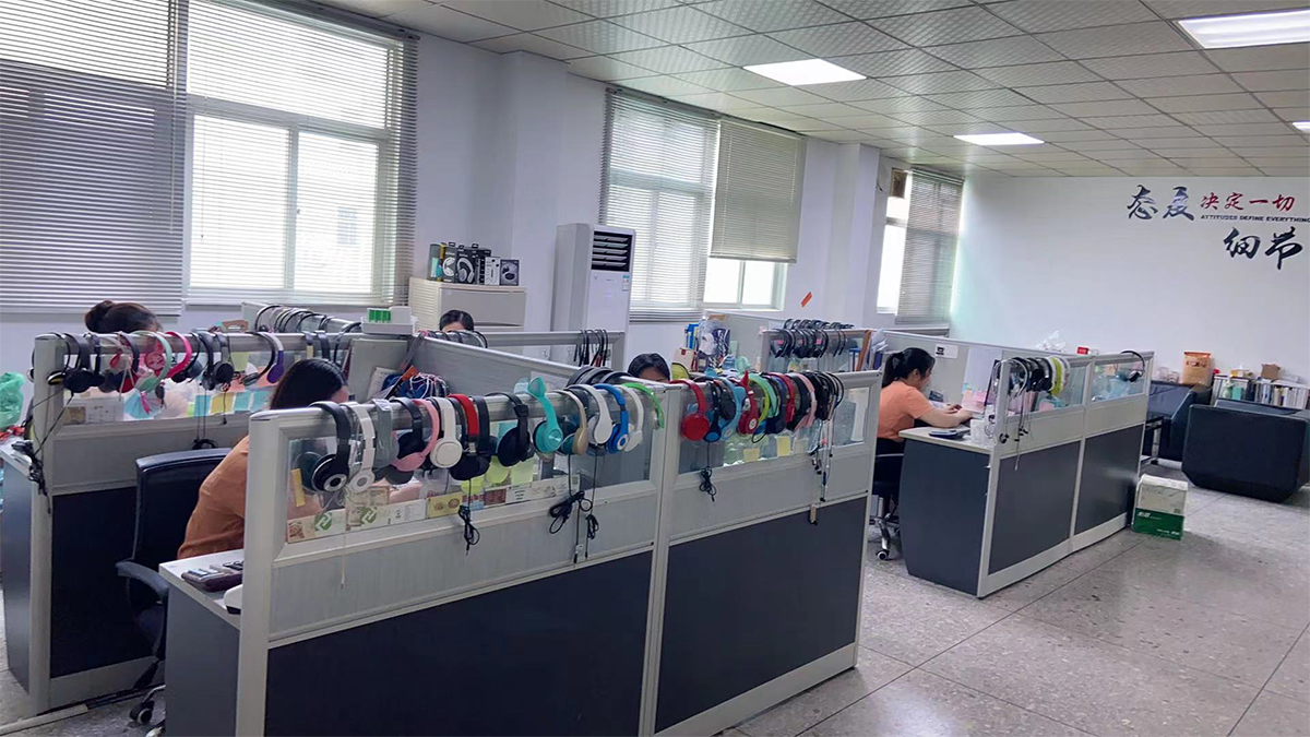 Shantou KZH Electronics Co., Ltd. Wired Earphones