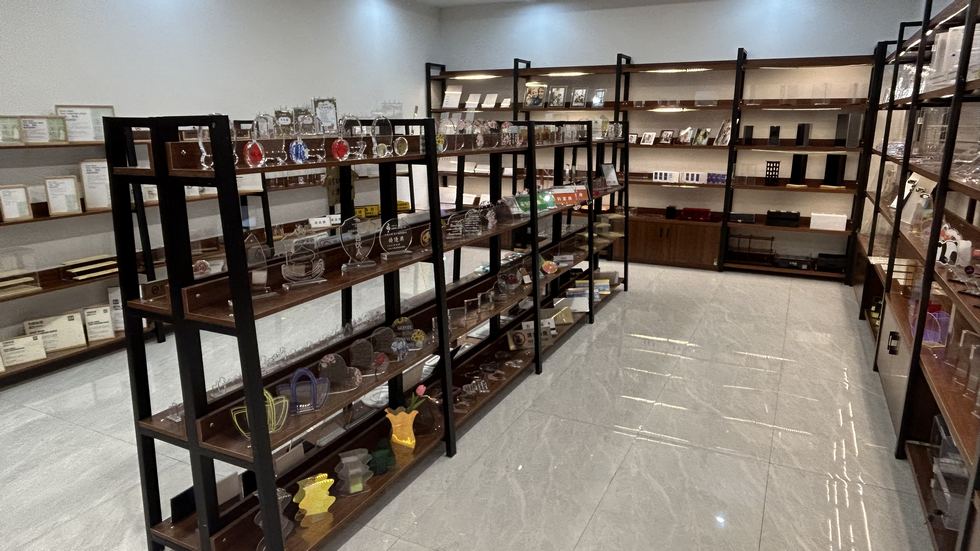 Wenzhou XYBP Cultural Supplies Co., Ltd. Acrylic Sign Holder