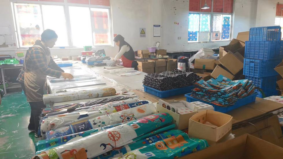 Wenzhou Huancai Arts & Crafts Manufacturing Co., Ltd. Cupcake Toppers