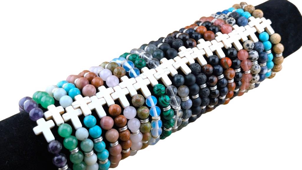 Yiwu Zhepin Trading Co., Ltd. Gemstone Pendants
