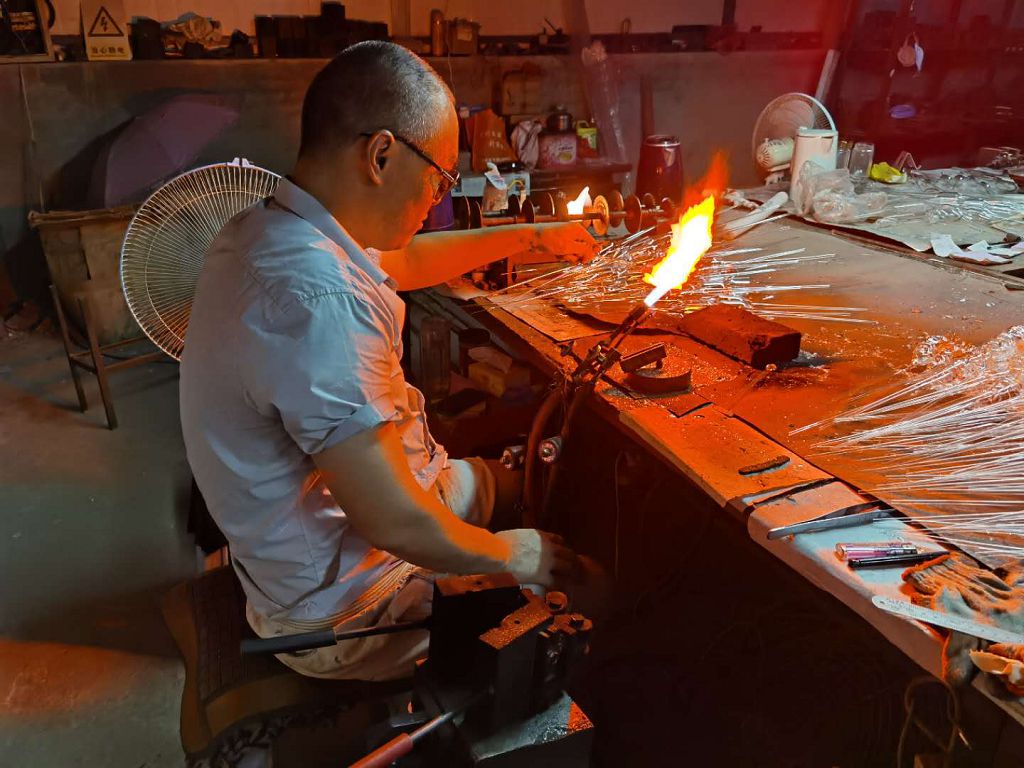 Yangzhou Artdragon Decorations Co., Ltd. factory image 1