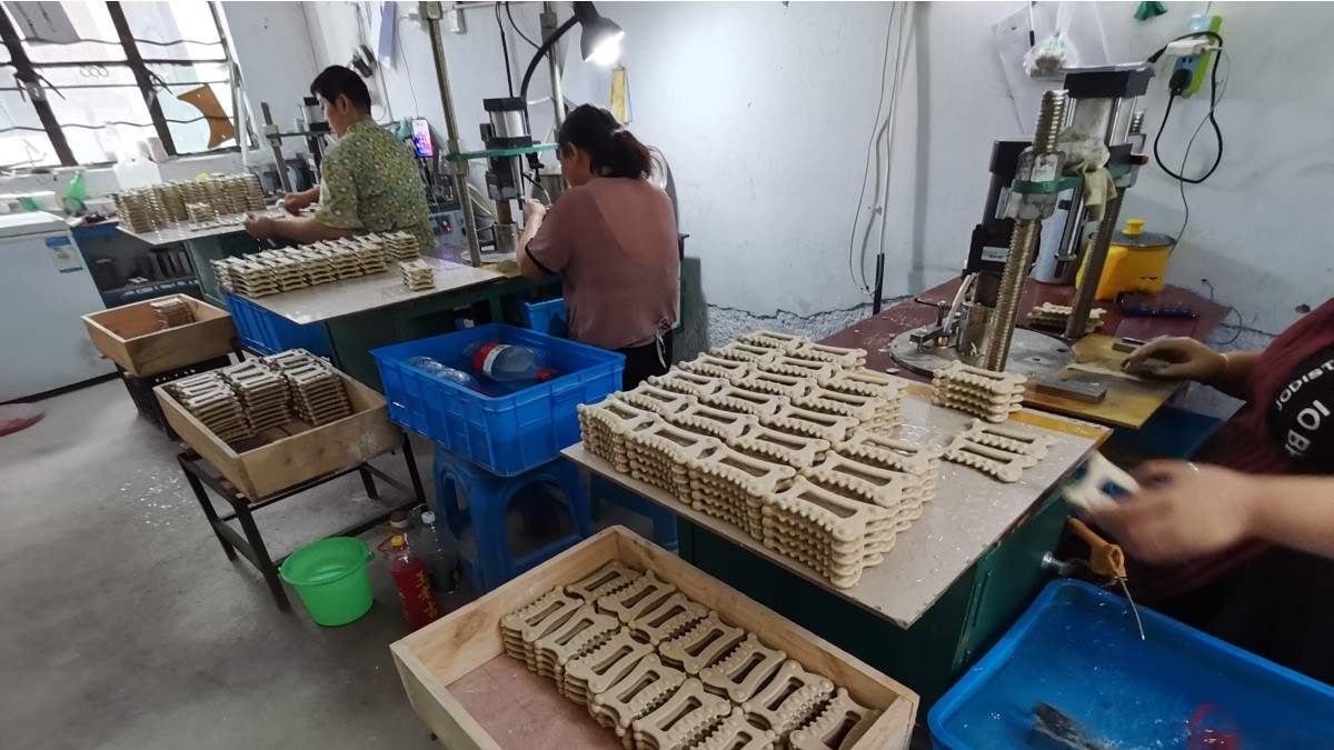 Guangzhou Dongyi Youchuang Technology Co., Ltd. Scraping Apparatus