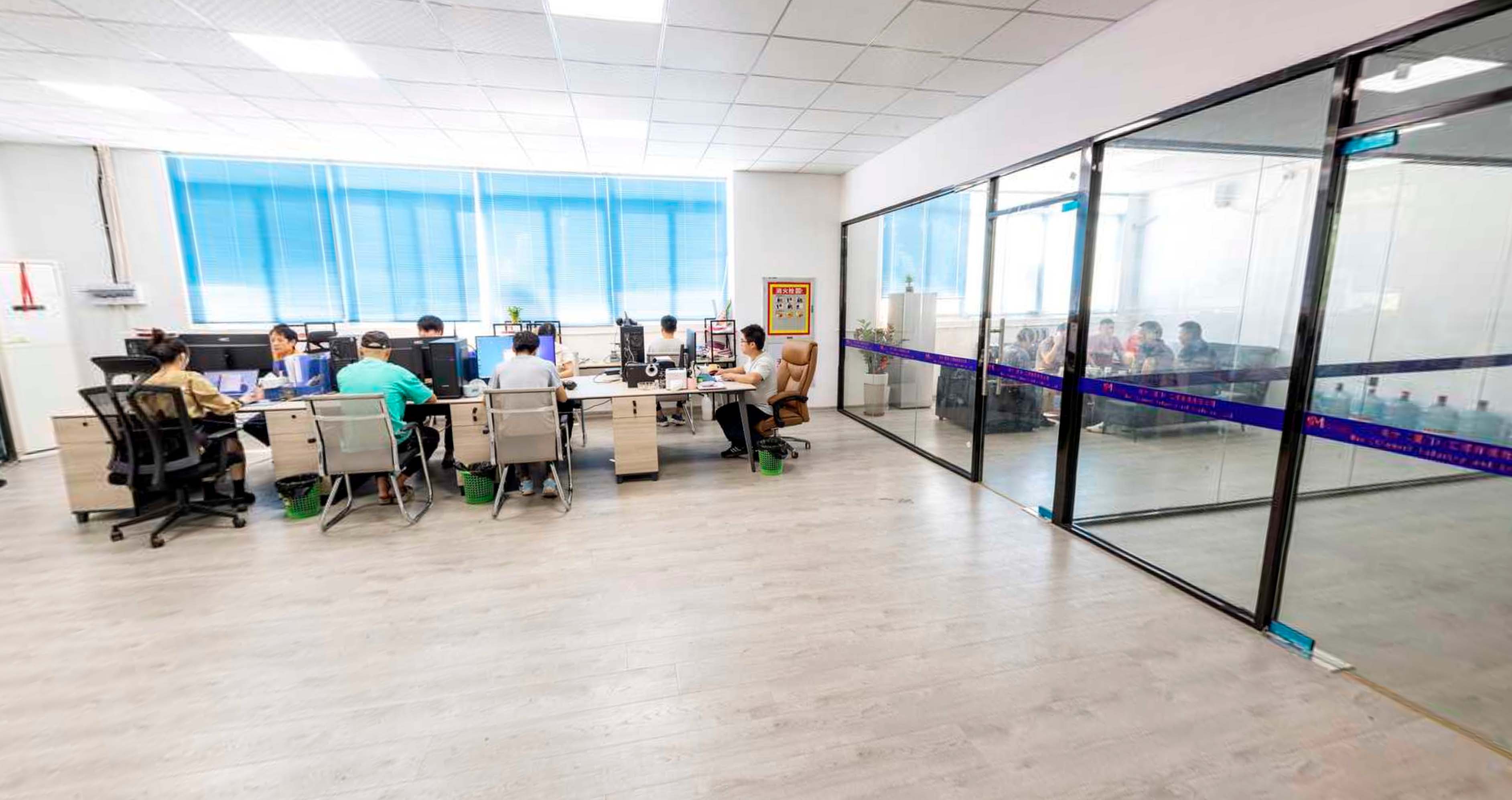 Max (Xiamen) Industry and Trade Co., Ltd. LED light boxes