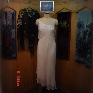 Single Shoulder White Chiffon Evening Dresses Crepe Fabric Straight Silhouette Natural Hand Bead Embroidery Knee-Length Parties