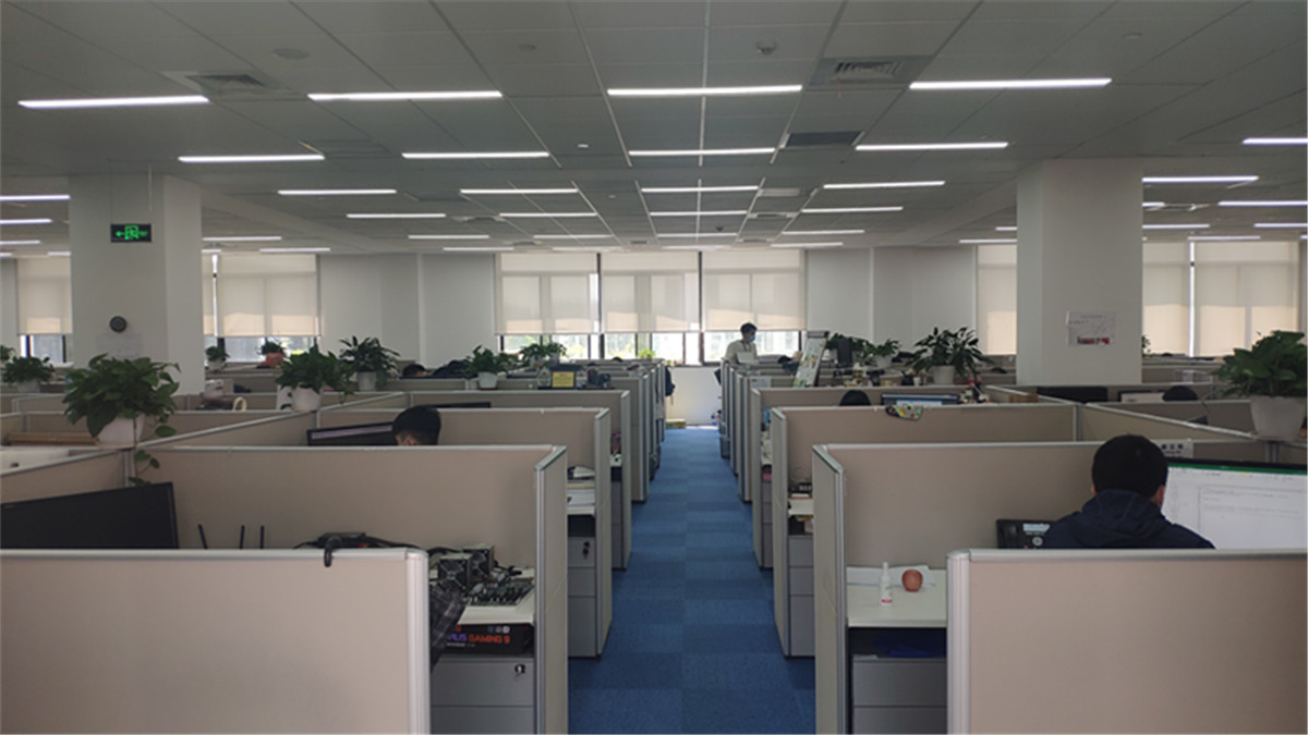 Yiwu Funiu Trading Co., Ltd. Sunglasses