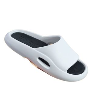 2024 Custom Leisure Logo Slides Wholesale Thick Bottom Anti -Slip Outdoor Beach Custom Slippers