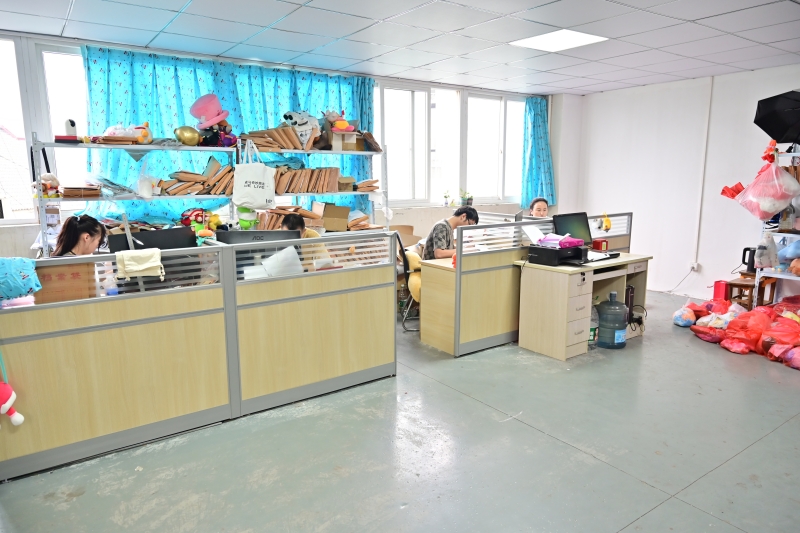 Yangzhou Yiyi Import & Export Co., Ltd. Plush Toy