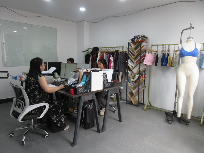 Yiwu Basha Sports Development Co., Ltd. Tracksuit