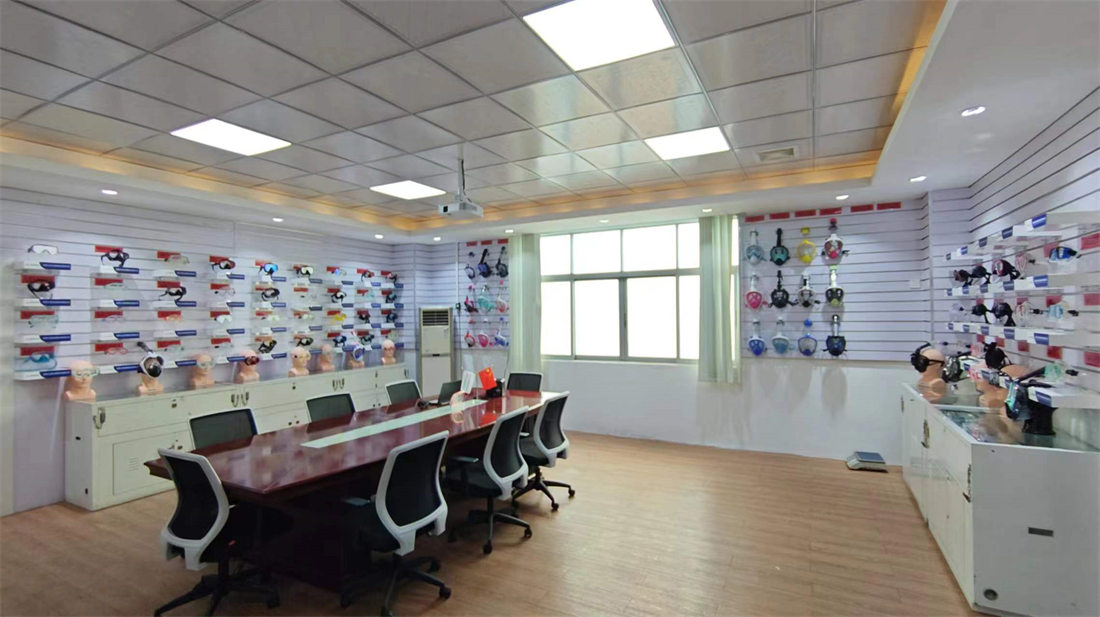 Dongguan City Ren Tong Swimming & Diving Products Co., Ltd. Swimming Goggles