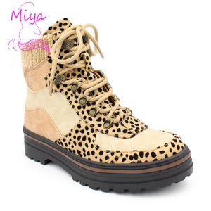 2024 Fall Latest Hot Selling Wholesale Leopard Print Martin Boots for Women Middle Length Boots Lace Up Pu Leather Short Boots
