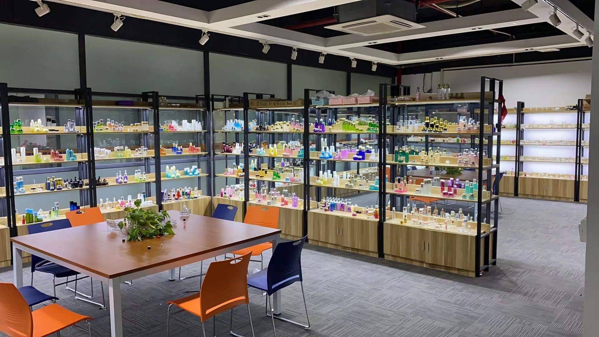 Xuzhou Zetong Glass Products Co., Ltd. reed diffuser glass bottle