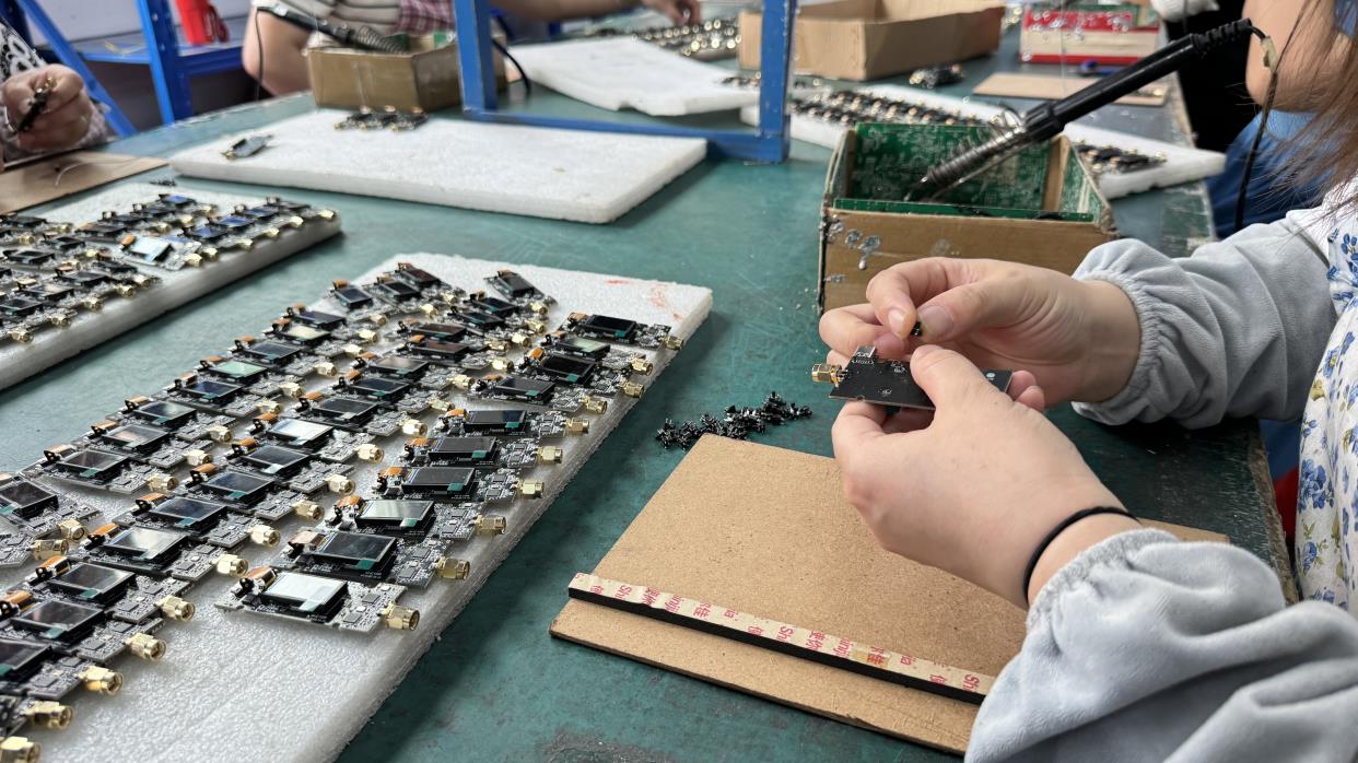 Guangzhou Disheng Electronic Technology Co., Ltd. Wireless Microphone