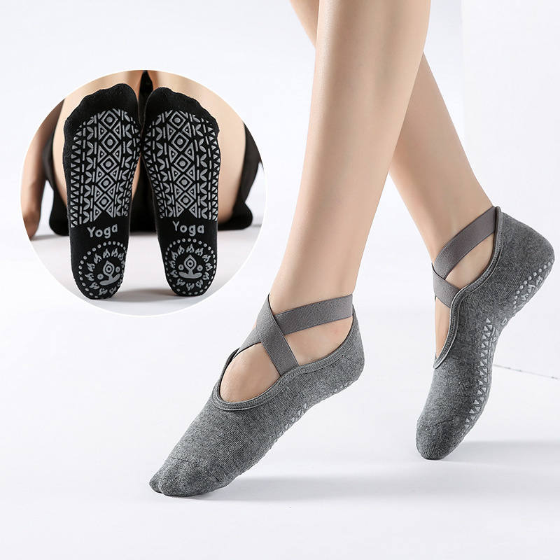 Guangxi Zhuang Jintang Health Management Co., Ltd. OEM Wholesale Women Fashion sport cotton Breathable Custom Non Slip Crew Grip Anti Slip Pilates Yoga Socks