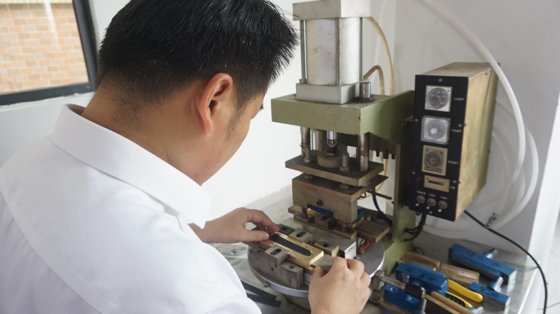 Guangzhou Kz Leather Goods Manufacturing Co., Ltd. Leather Watch Straps