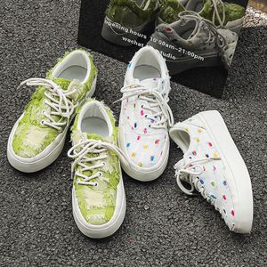 Bulk zapatos de hombre Custom Classic embroidery Skateboarding Wholesale Torn Custom Logo Canvas Shoes For Men