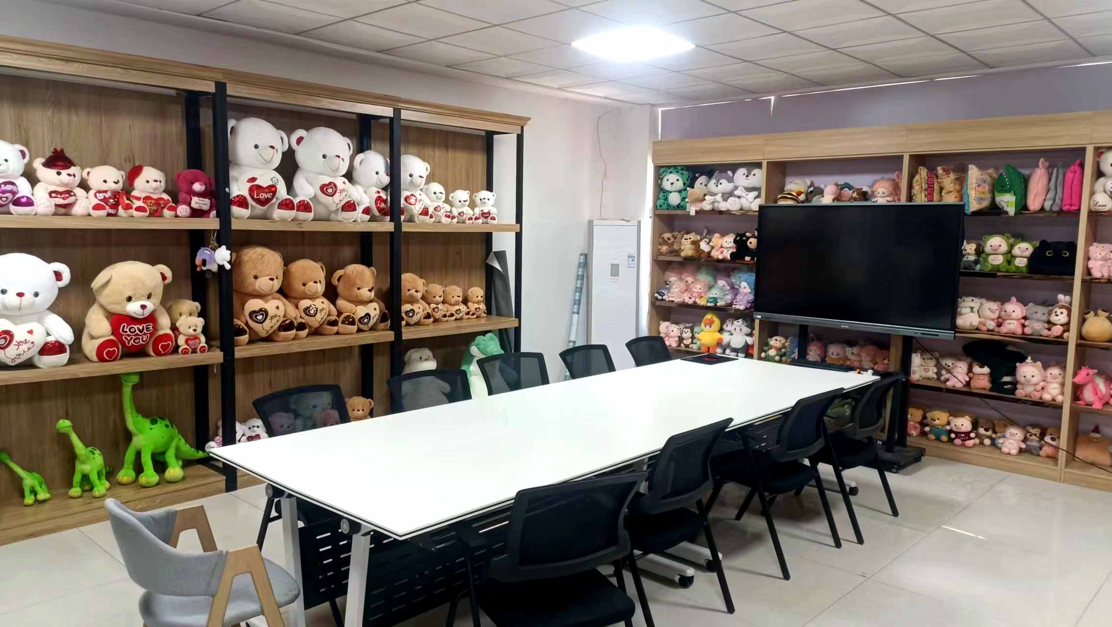 Baoding Mixiaomei Trading Co., Ltd. Bear With Rose Stuffed Animals