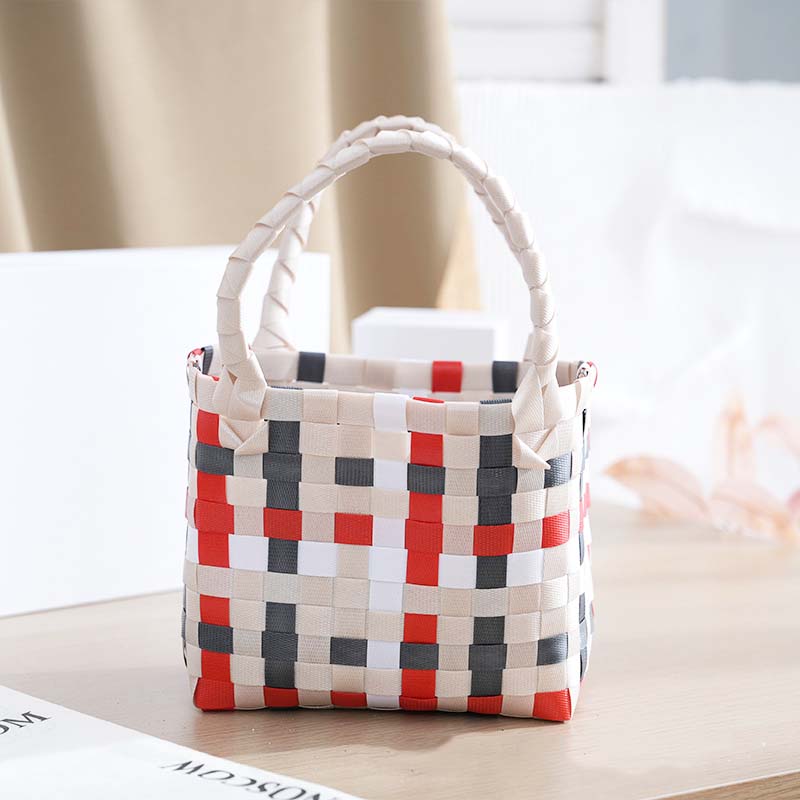 Guangxi Hui Hong Xin Trading Co., Ltd. New Transparent Plastic Woven Bag Hand Basket Fashion Jelly Beach Vegetable Basket Bag Idyllic Style Leisure summer tote bag