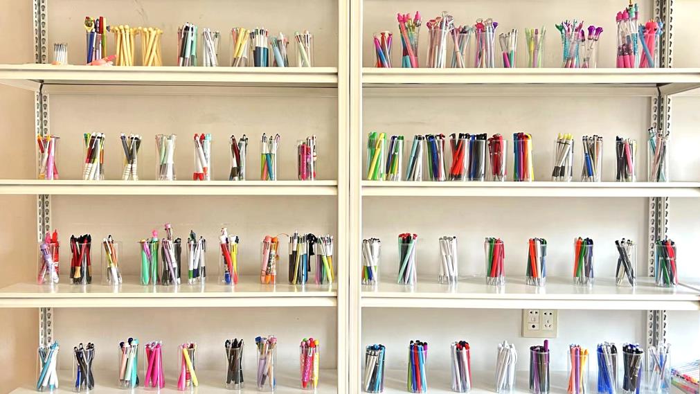 Hangzhou Naisi Stationery Co., Ltd. Plastic Ballpoint Pens