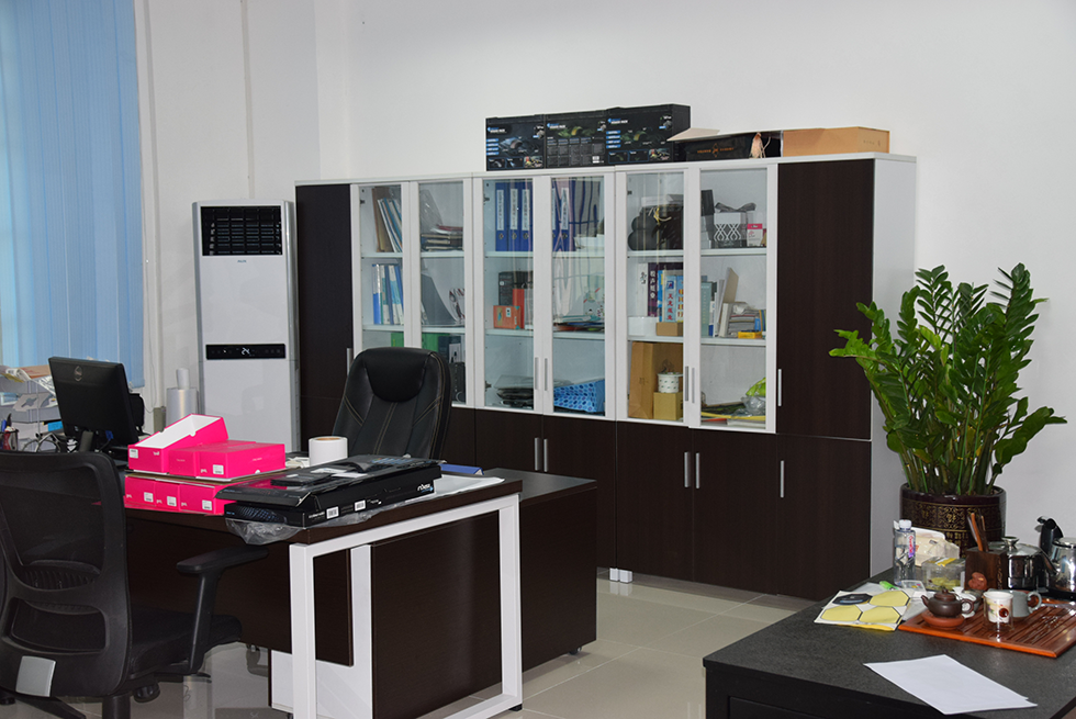 Shenzhen Huasheng Jinnuolin Packaging Co., Ltd. Custom wine labels