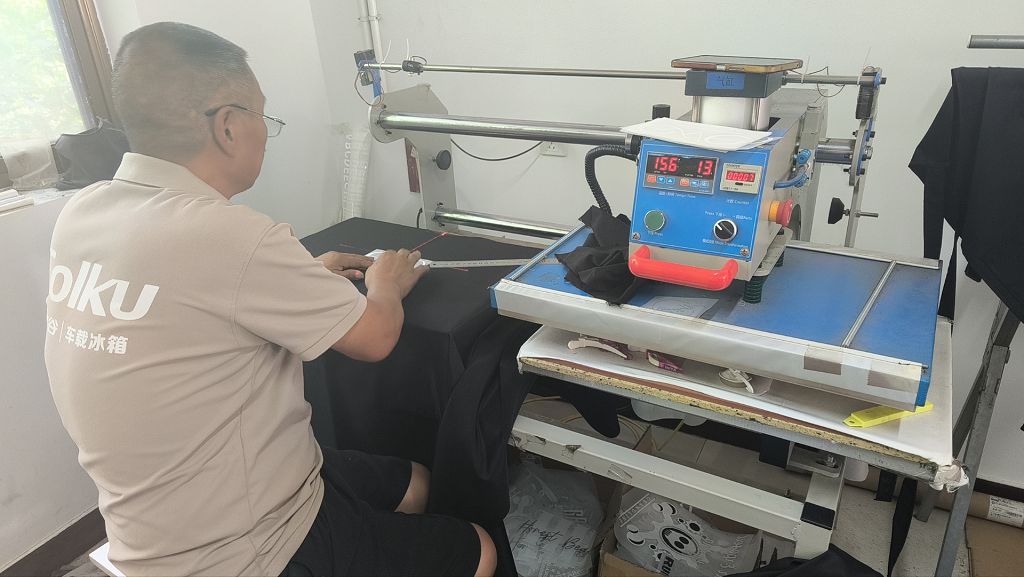 Handan Lingsheng Hairdressing Products Co., Ltd. Apron