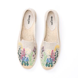 Ladies Trendy Anti-Slippery Canvas Sneakers Exquisite Embroidery Comfortable Flat Espadrilles Summer Autumn All-Match Breathable