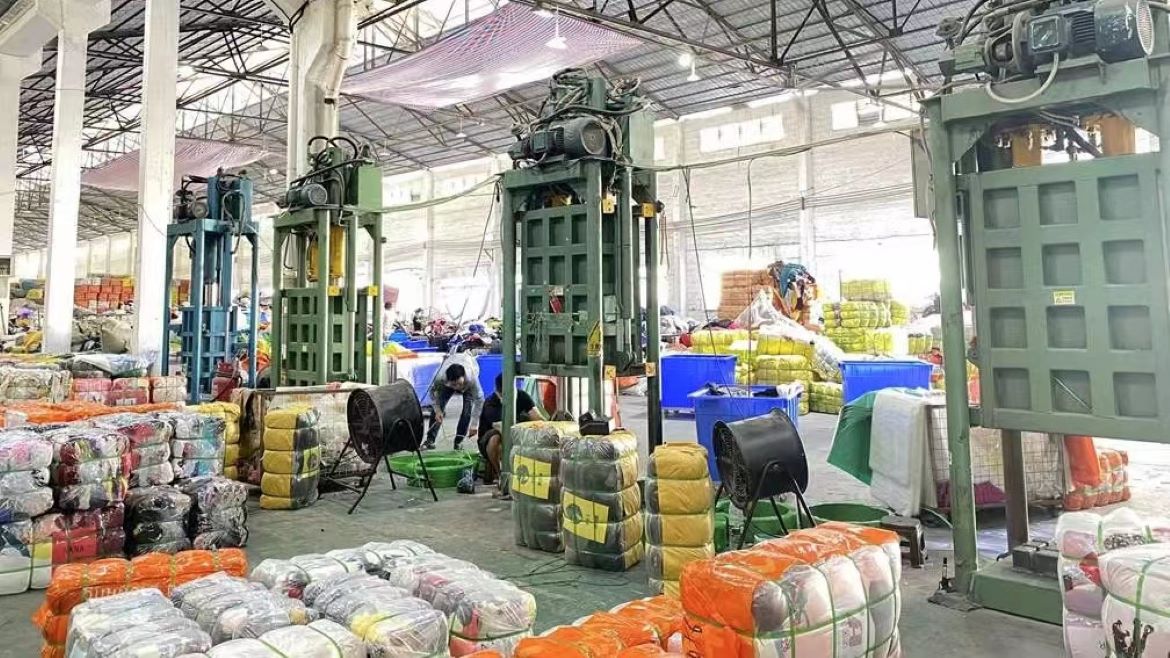 Guangzhou Longxiangzhi Trading Company Limited factory image 3