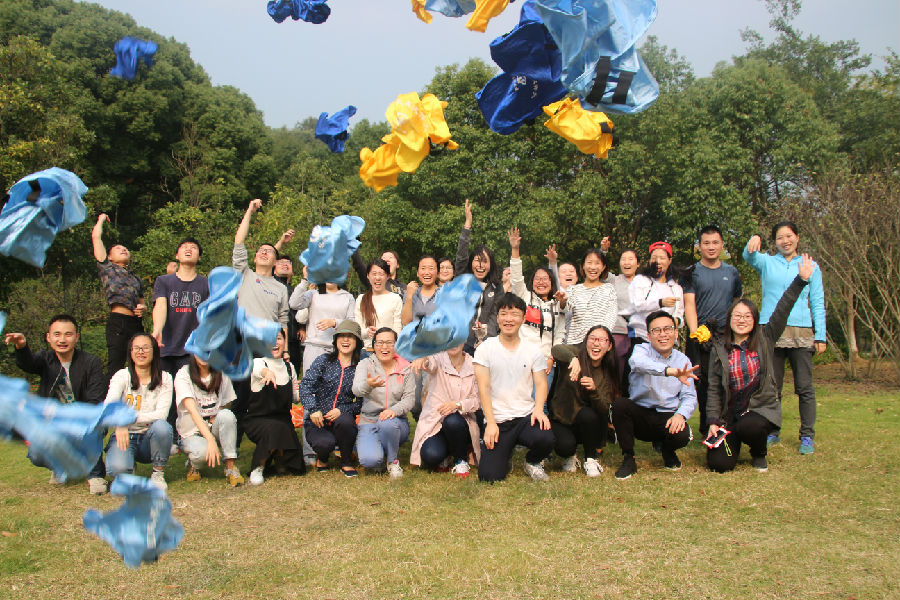 Chongqing Senjianan E-Commerce Co., Ltd. Christmas Decorations