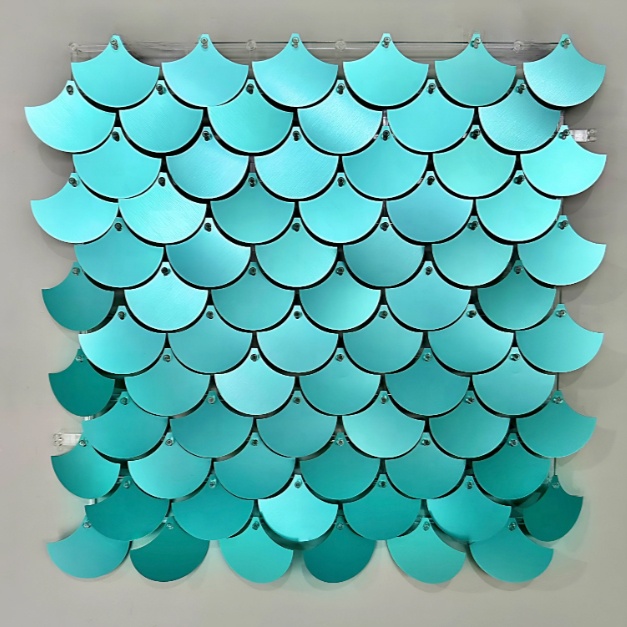 Guangzhou Creative Era Material Co., Ltd Wholesale New Arrival Scale Shape Shimmer Sequin Panel Wall Glitter Birthday Party Background