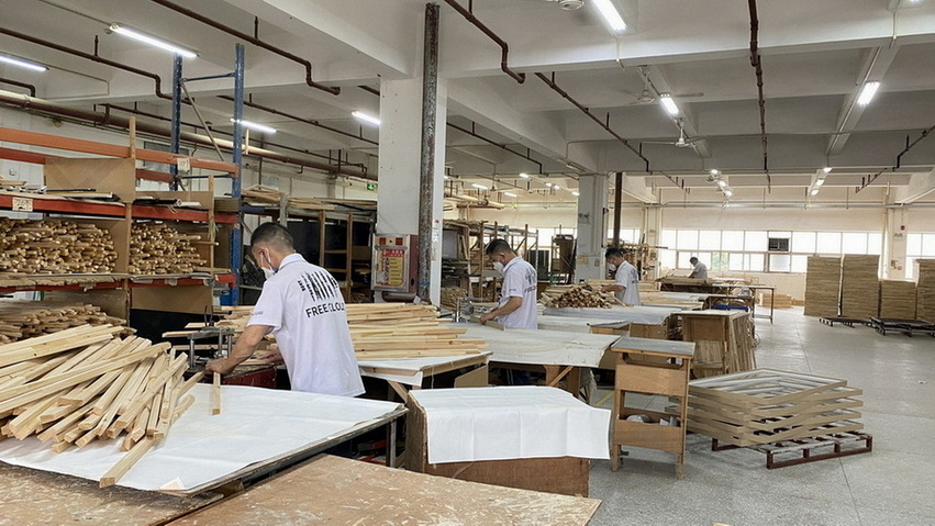 Zhuhai Free Cloud Arts Co., Ltd. Oil Painting