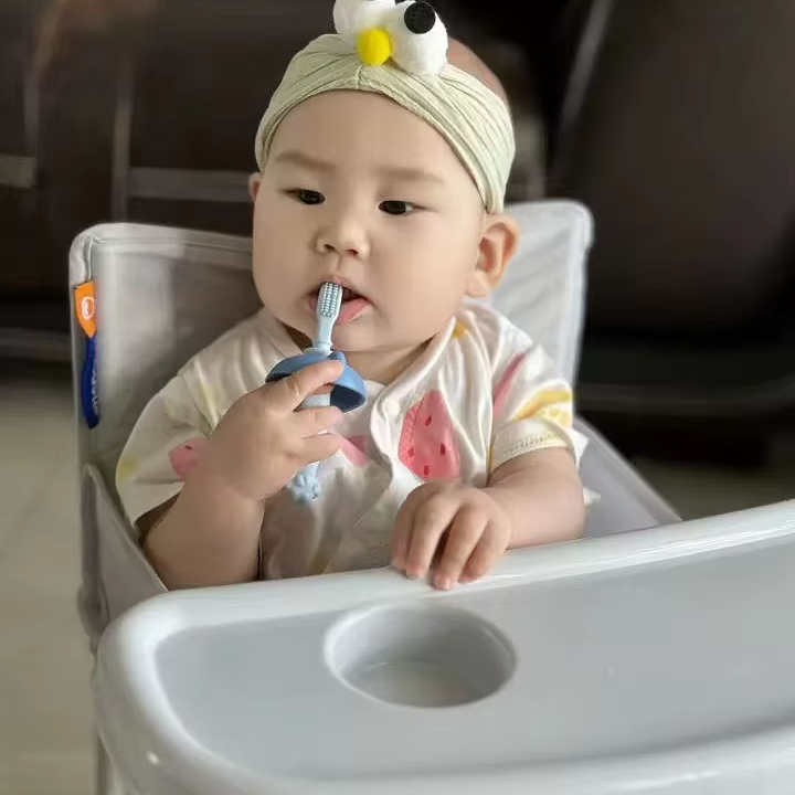 360 degree Food Grade Silicone Infant to Toddler Training Baby Toothbrush Set Teether For First Stage Second Stage