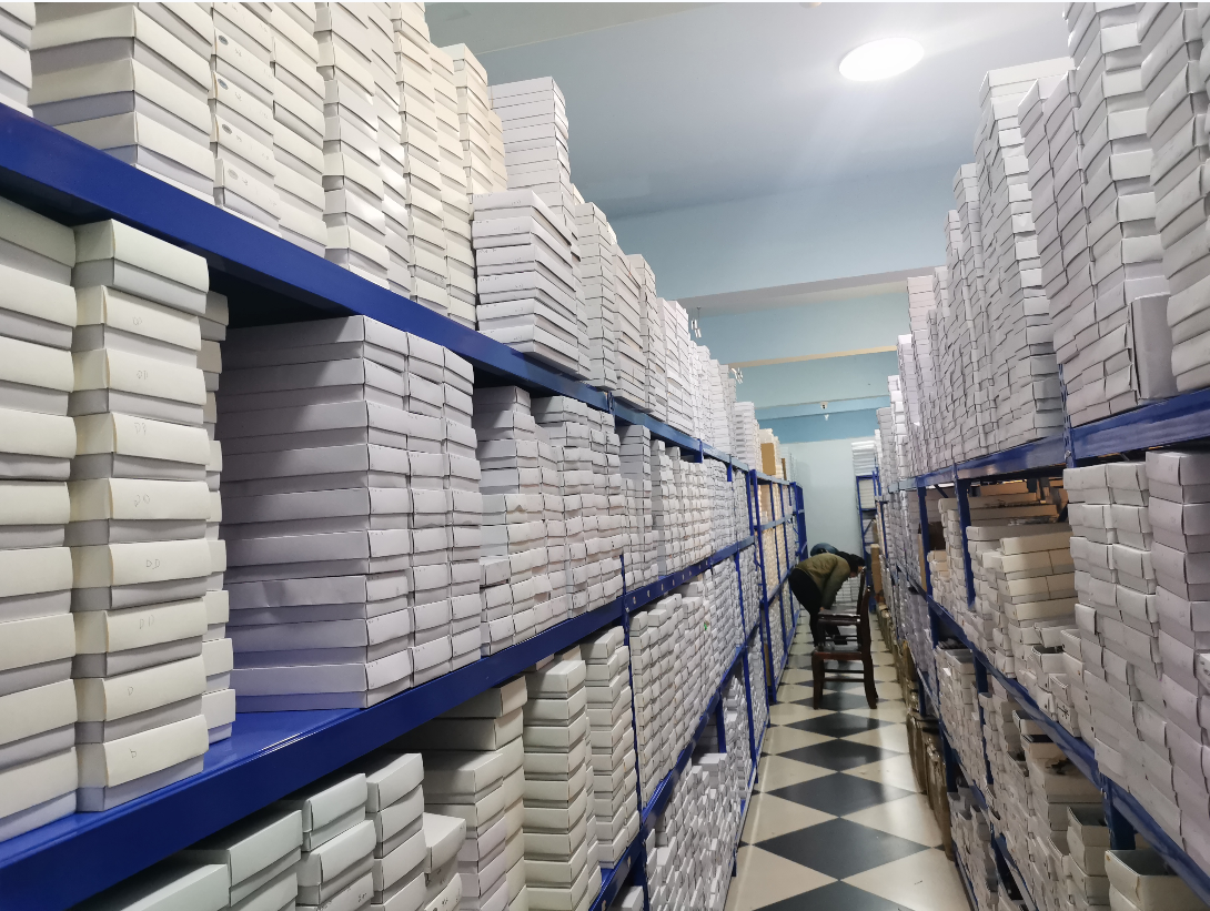 Hebei Marvelous Trading Co., Ltd. eyelash tweezers