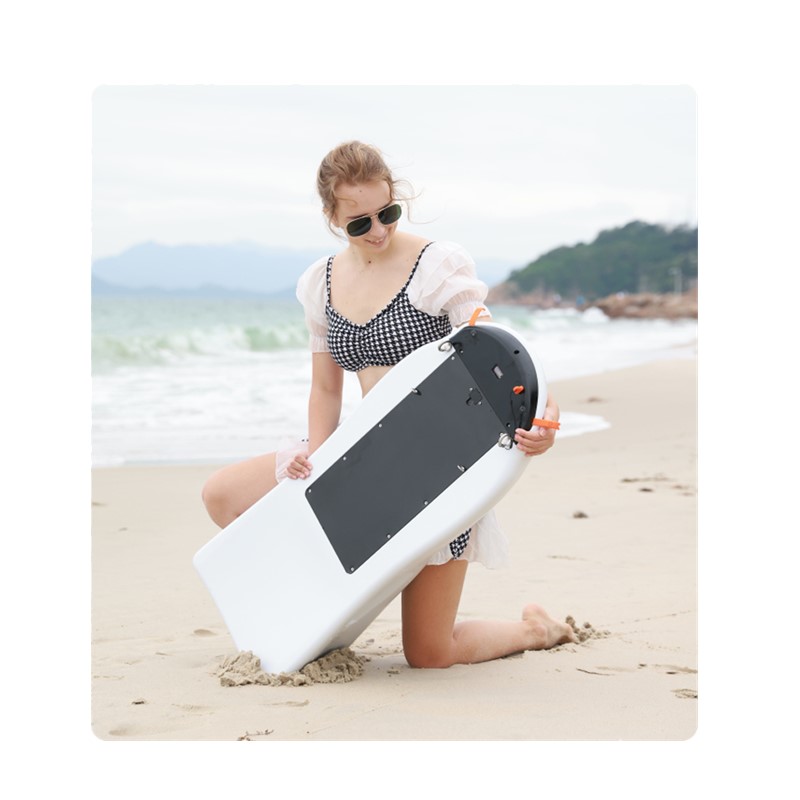 Shenzhen Black Armor Technology Co., Limited 2024 Mini Electric Motor Boat Children's Water Scooter for Water Sports
