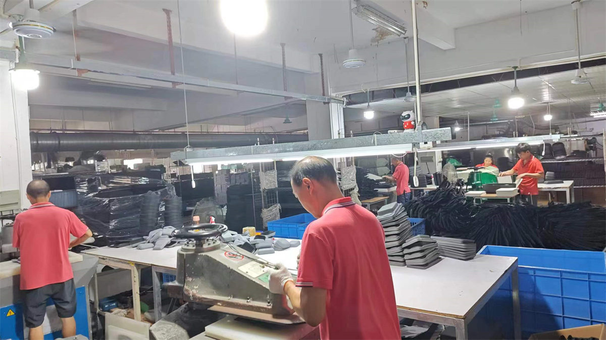 Dongguan Chfine Luggages and Cases Co., Ltd. EVA Case