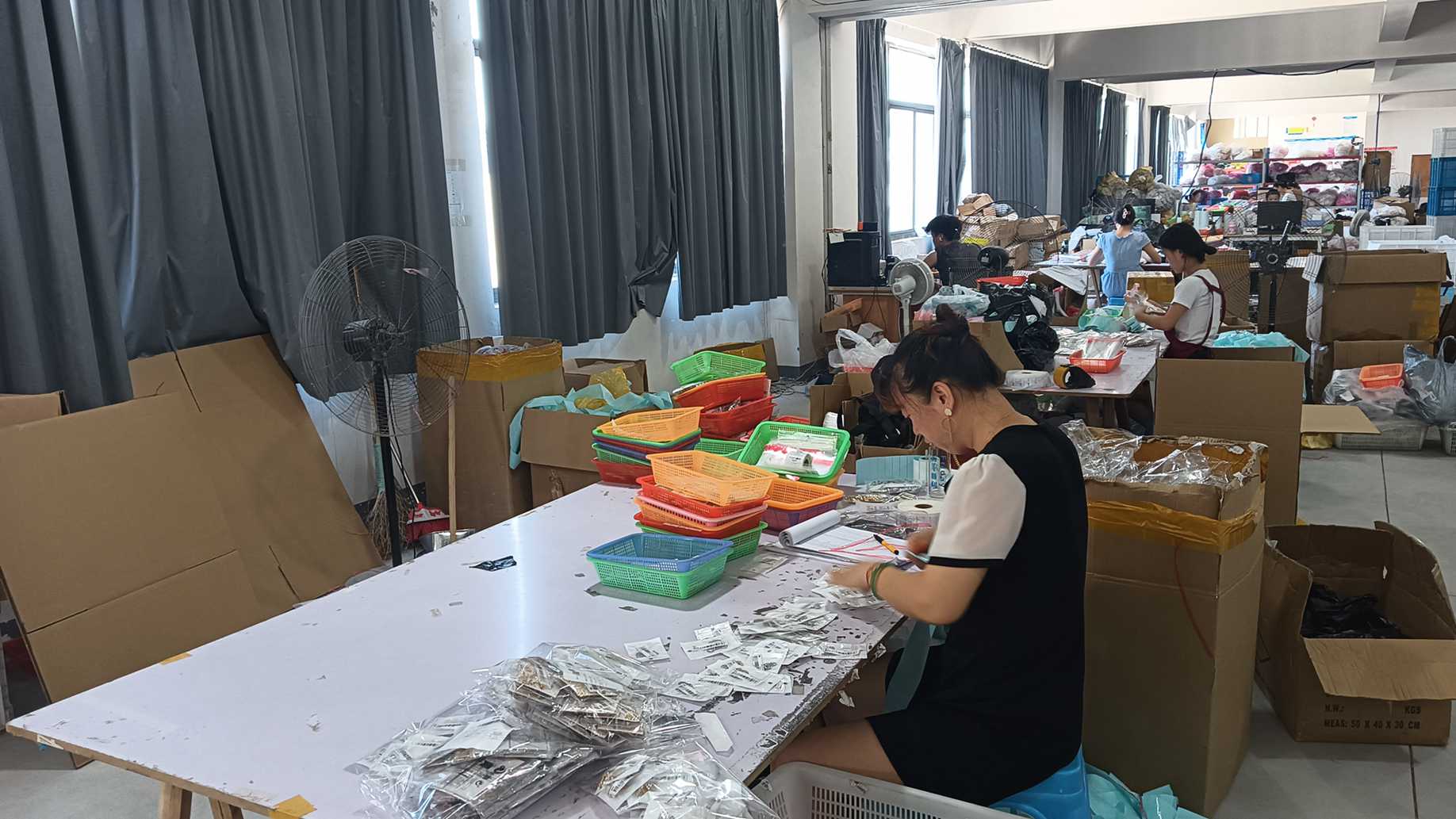 Yiwu Xiaotong Electronic Commerce Co., Ltd. Stainless Steel Jewelry