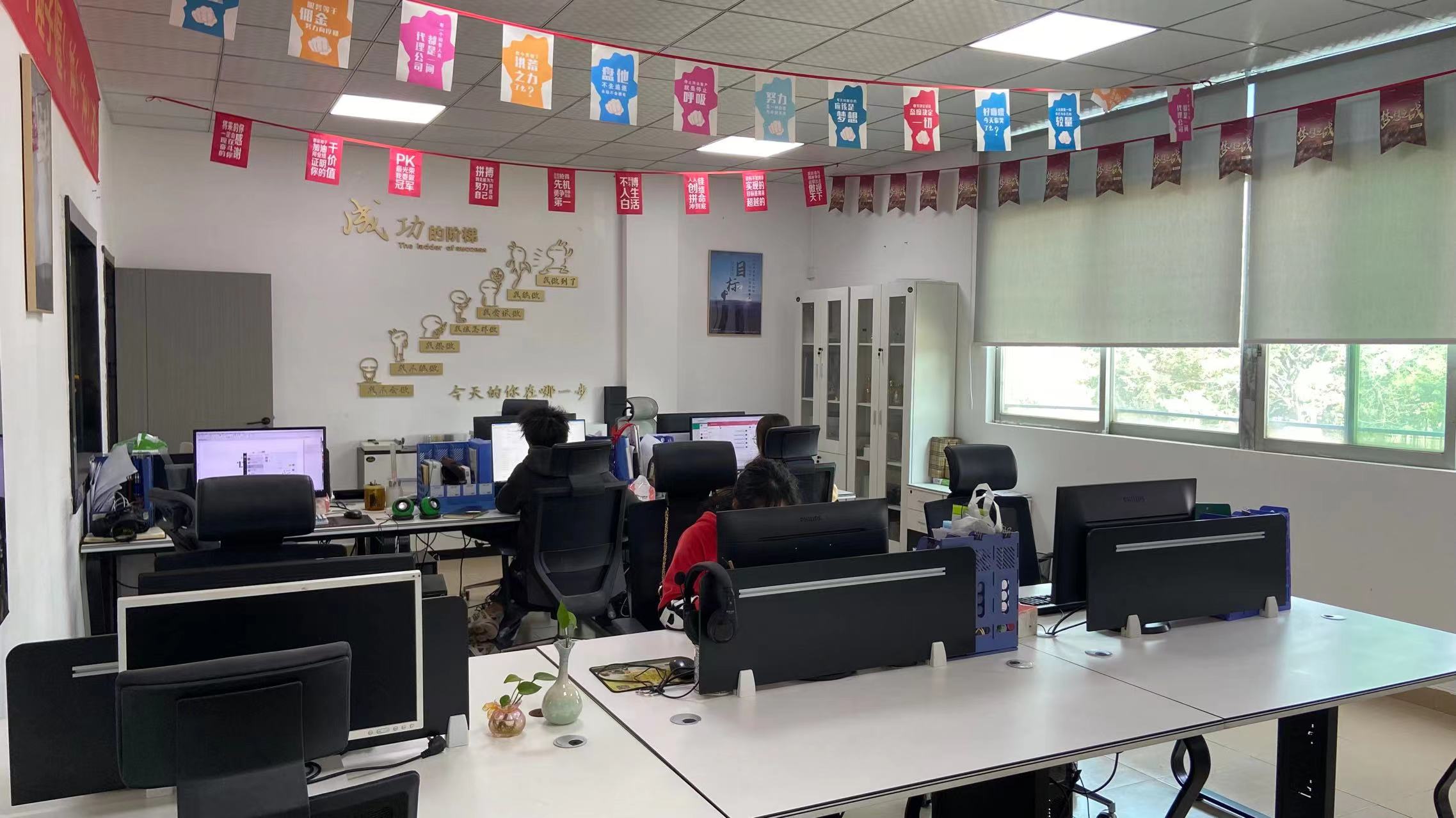 Shenzhen Saint-View Culture Arts Co., Ltd. Crystal Glass Liuli