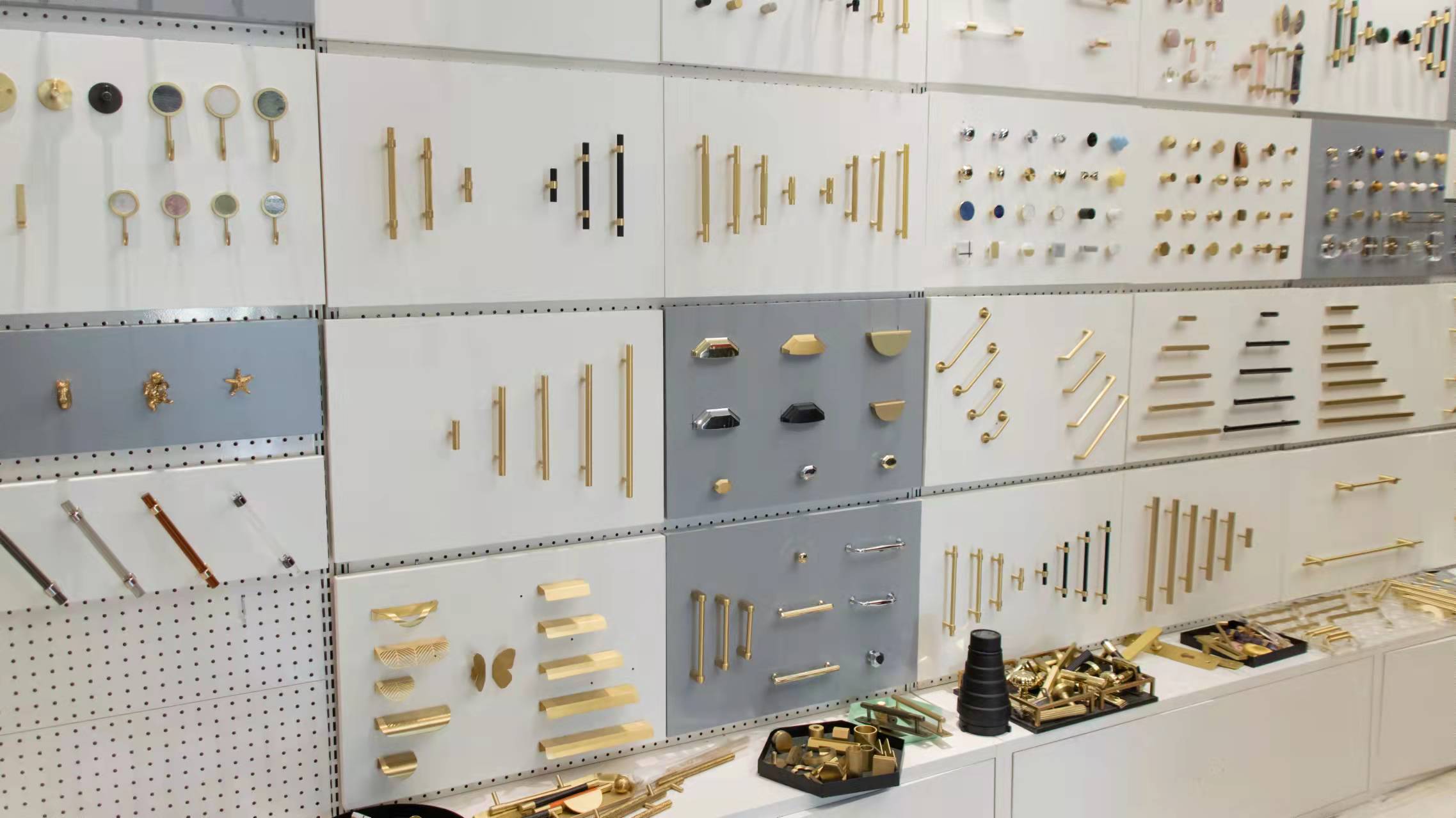 Xiamen Qiansi Home Decoration Co., Ltd. Bathroom Hardware Sets