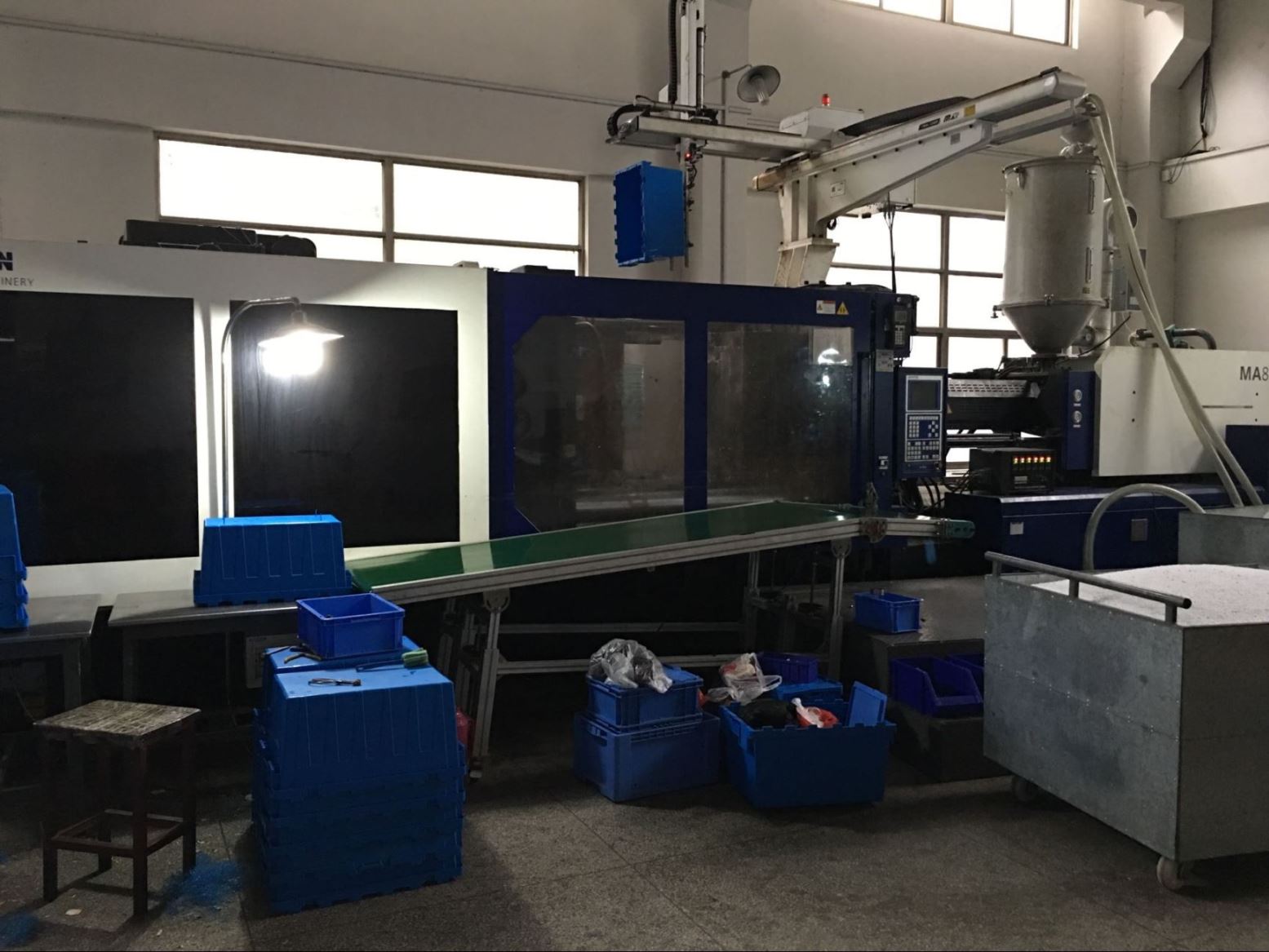 Nanjing Sunlight Plastic Containers Manufacturing Co., Ltd. Stacking Containers