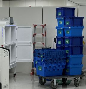 Logistic moving heavy duty plastic stackable and nestable plastic storage boxes for wholesale