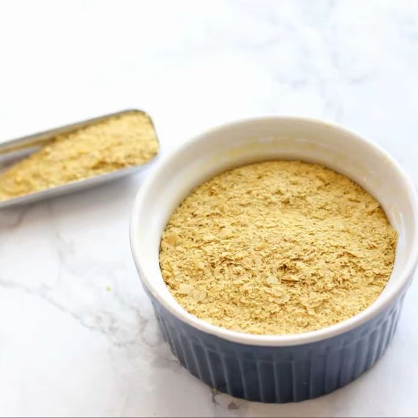 High quality Cheap Price Hot sale Poultry feed High Protein 60% Bulk Pet Food Yeast powder