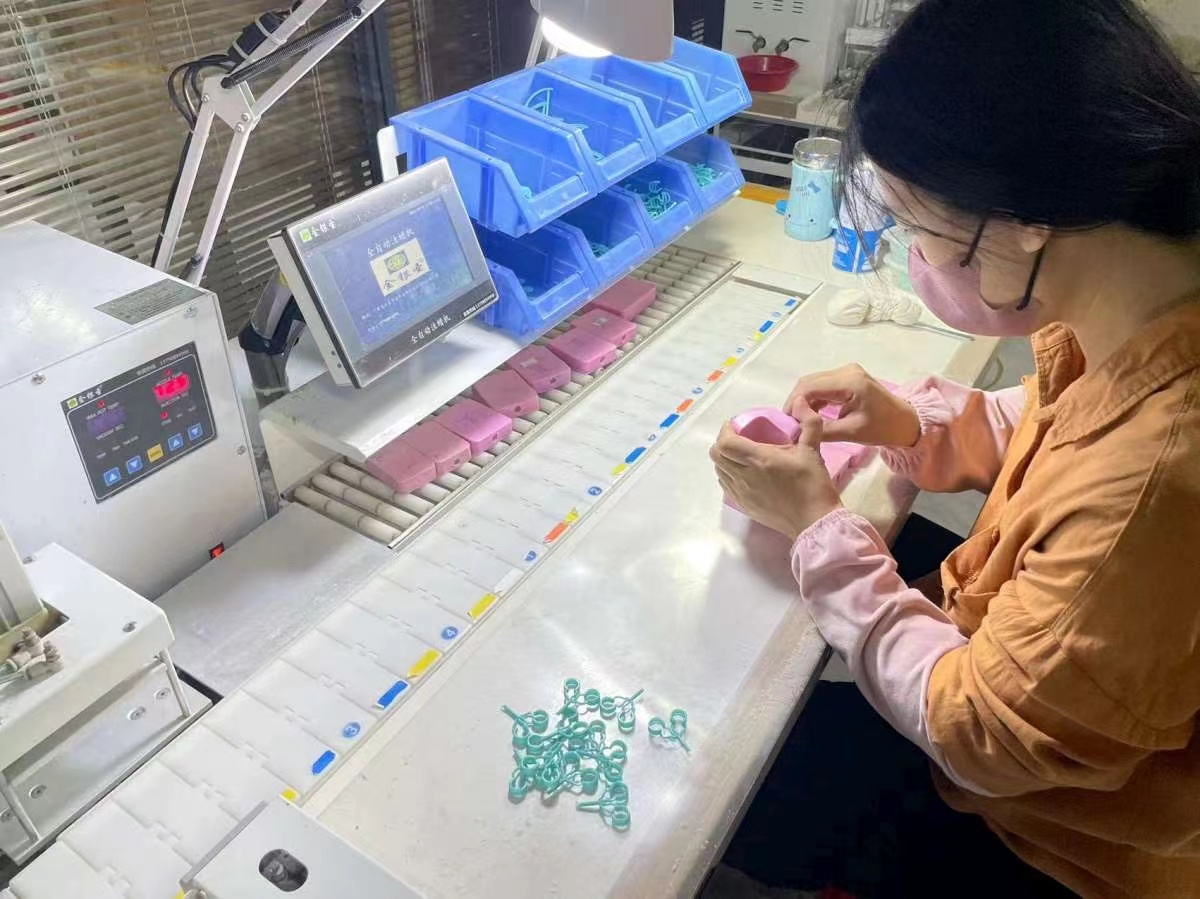 Guangzhou Yunjia Commercial And Trading Co., Ltd. Necklaces