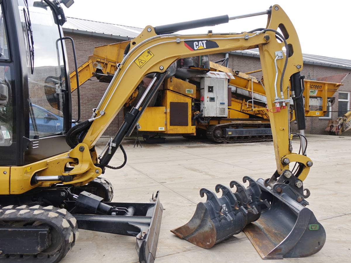 JMSO GROUP LLC Backhoe Loaders