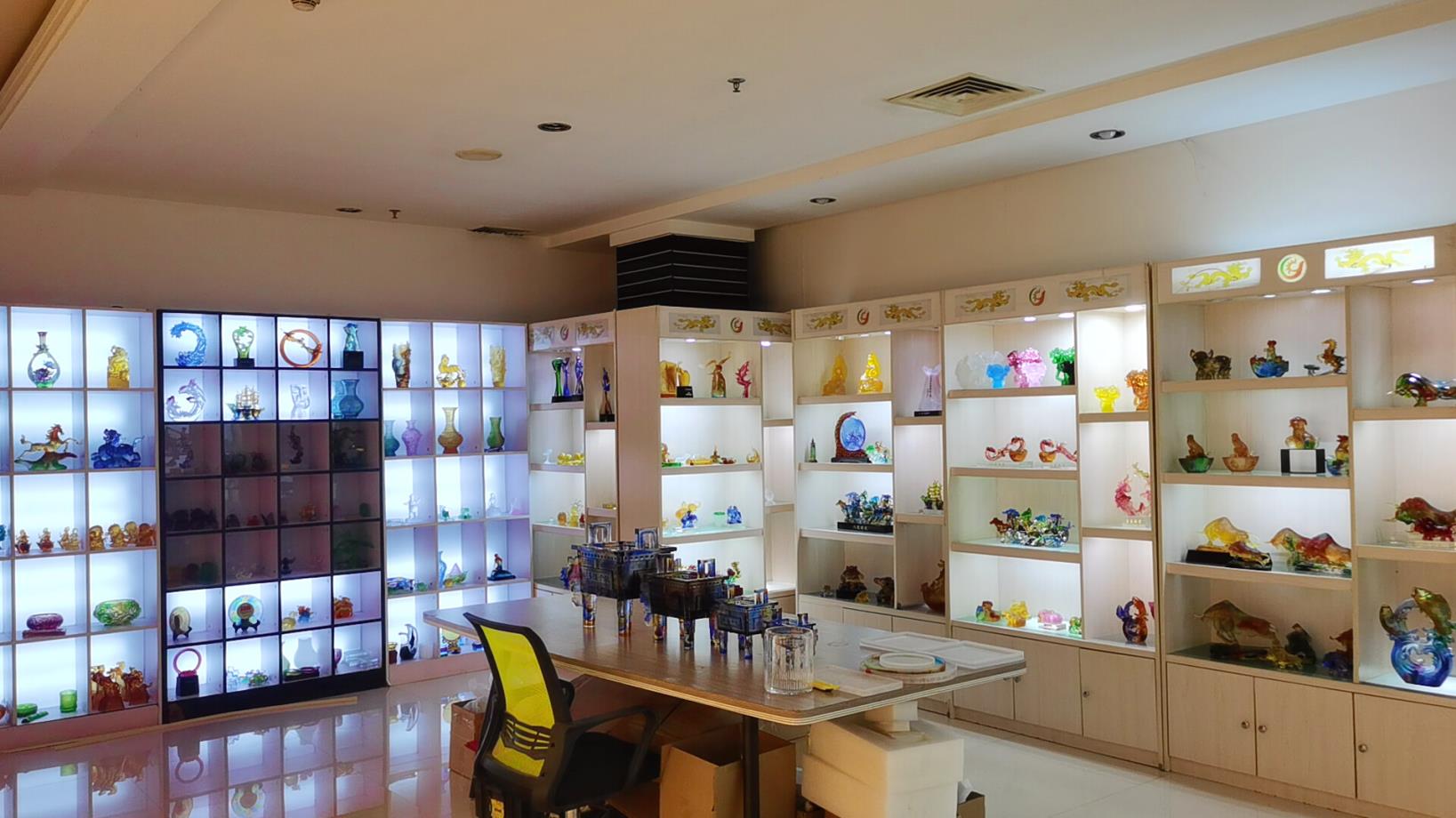 Shenzhen Fengming Gift Co., Ltd. Liuli Crafts