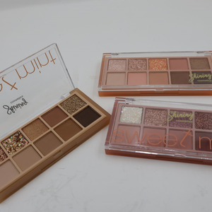 OEM/ODM High Pigments Long Lasting Eye Makeup Eyeshadow Palette