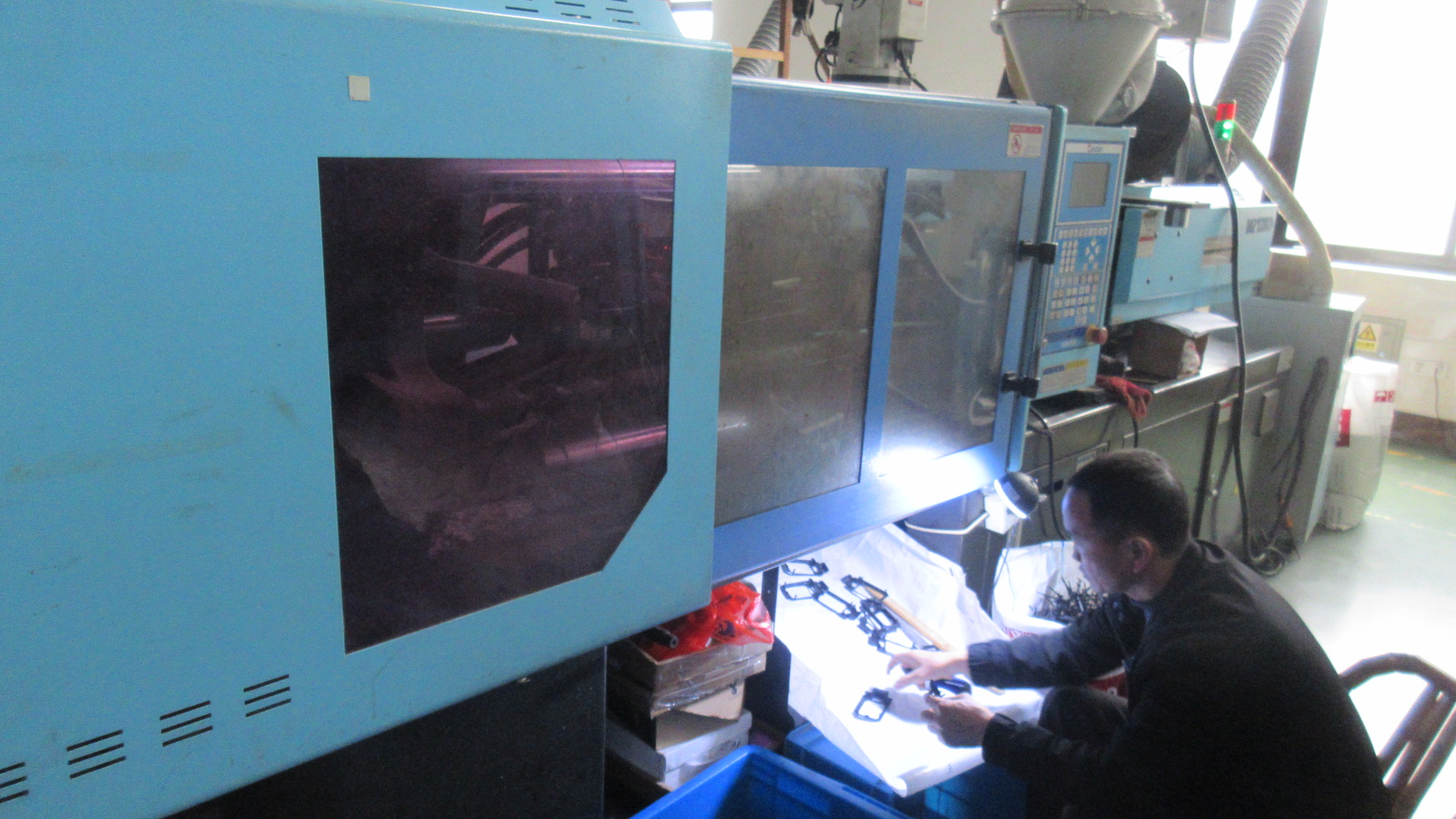Ningbo Bright Bird Electronics Co., Ltd. LED Flashlight