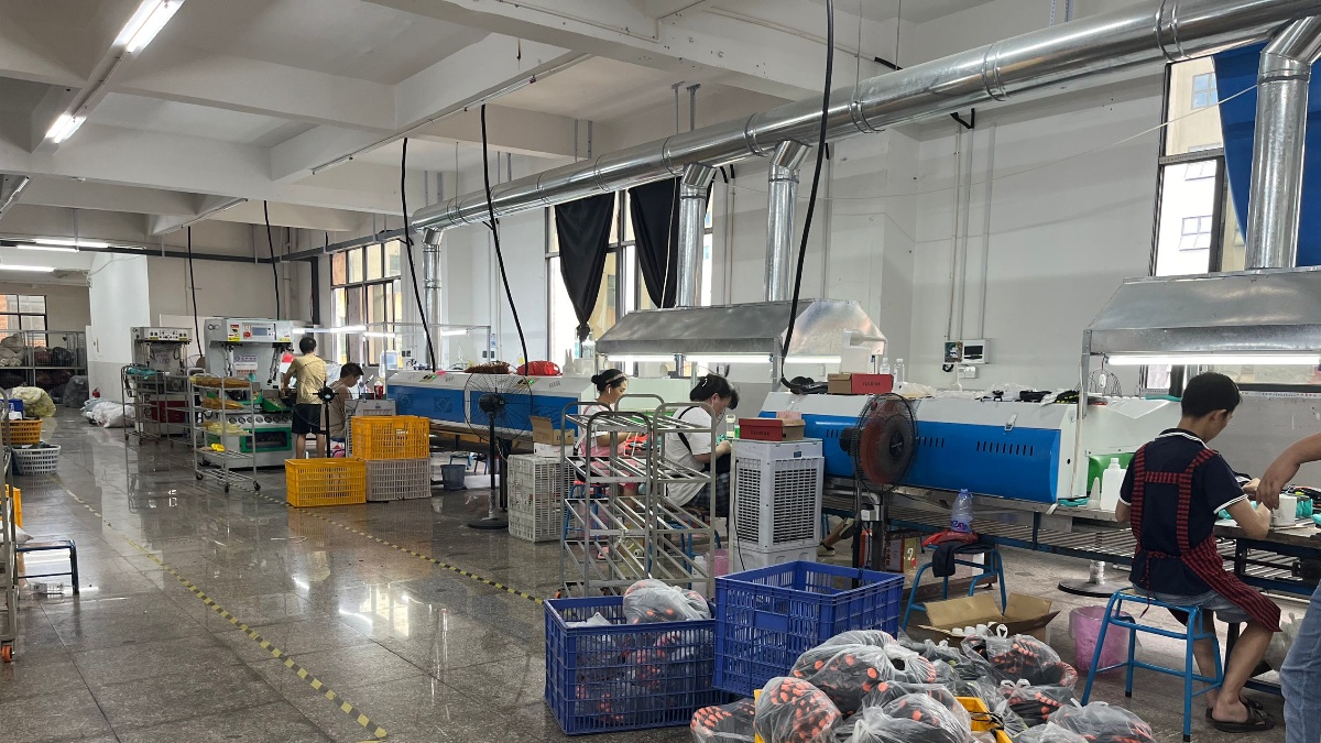 Quanzhou Xincen Shoes Co., Ltd. cycling shoes