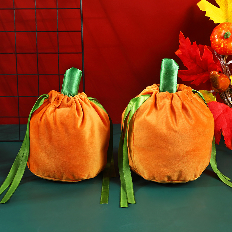 Yiwu Hua Rui Trade Co., Ltd. Halloween Decorations Favor Trick Or Treat Ribbon Drawstring Pouch Orange Pumpkin Velvet Halloween Bag