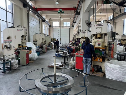 Pingxiang Zhongtai Environmental Chemical Packing Co., Ltd. factory image 5