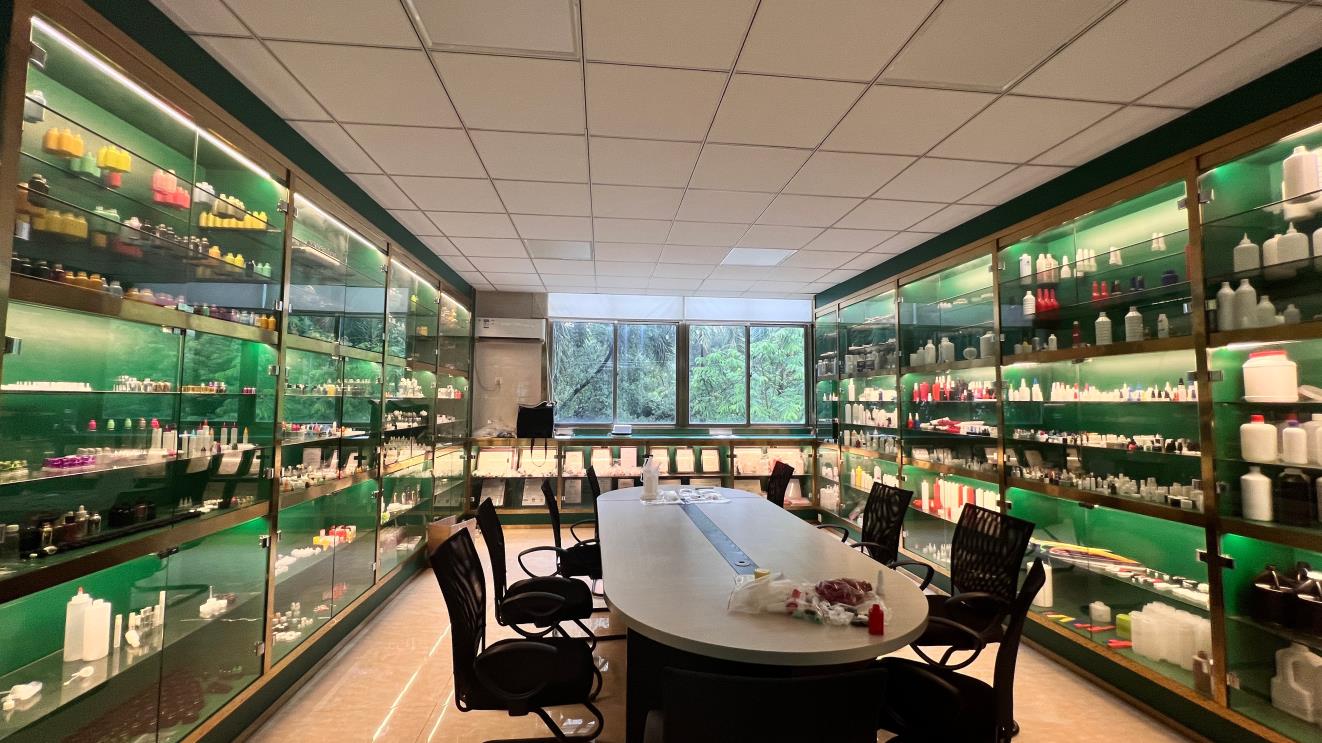 Shenzhen Qihai Technology Co., Ltd. Plastic Bottles